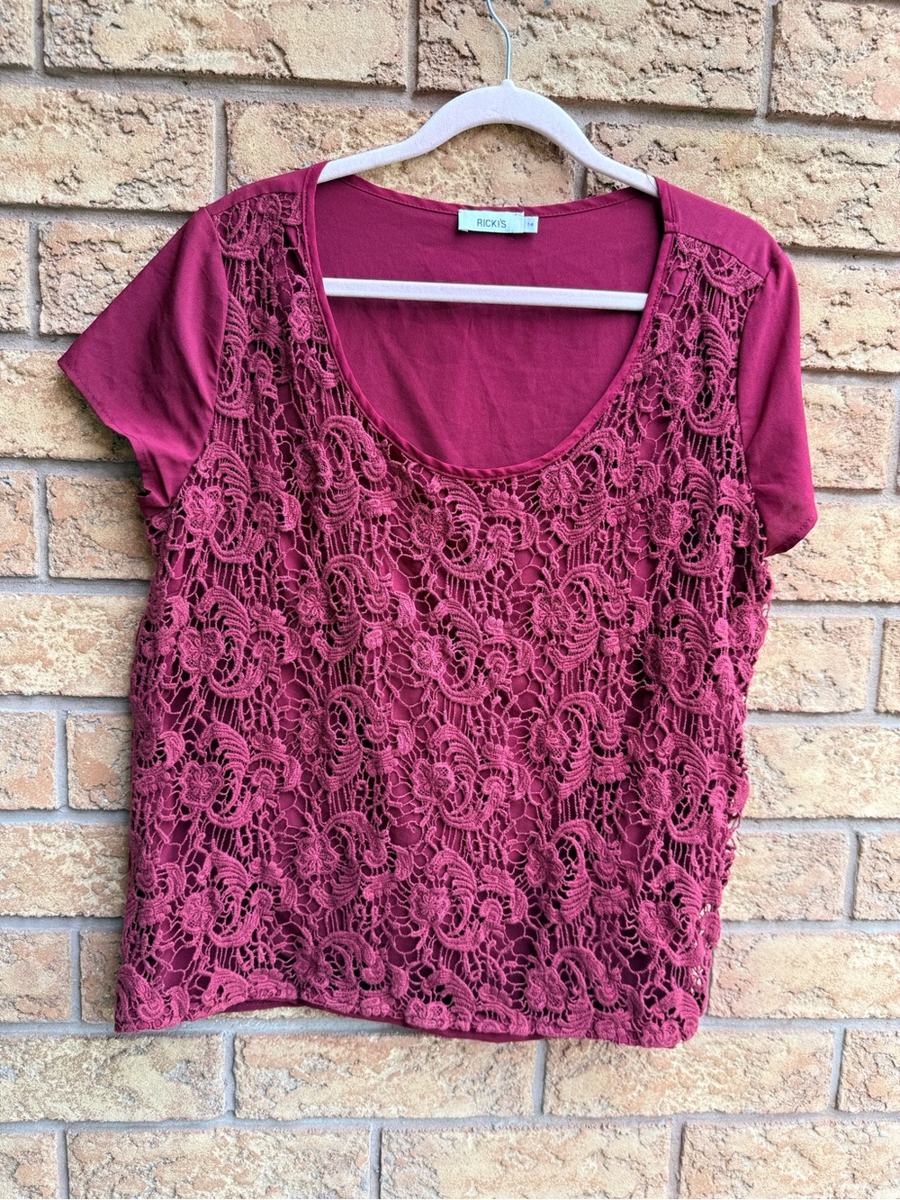 π«10/$25 β’ Ricki's Berry Lace Overlay Short Sleeve Top
